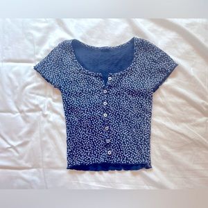 Never worn Brandy Melville Zelly Short Sleeve Top